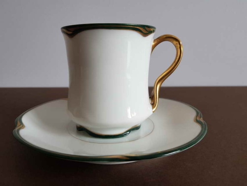 Elegancki zestaw porcelanowy do kawy 2