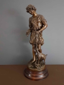 Figura Pasterz z kozą - Hippolyte Moreau.
